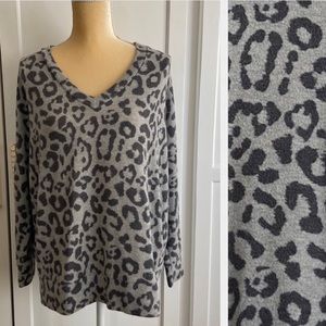 Soft Grey Cozy Oversized Leopard  V-Neck Sweater Size S